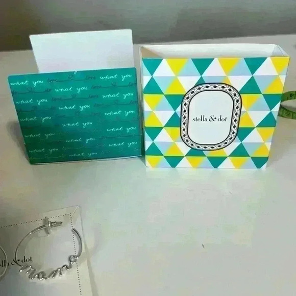 Stella & Dot Mama Earrings New in Box! - Picture 3 of 3